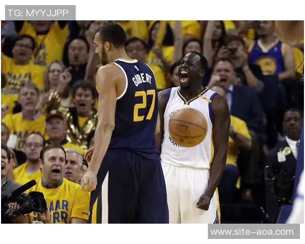 丹尼格林评论戈贝尔上赛季对湖人表现堪比张伯伦震撼数据