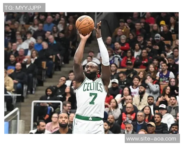 杰伦布朗强调年轻锋线心态稳定继续为他们提供支持与成长机会