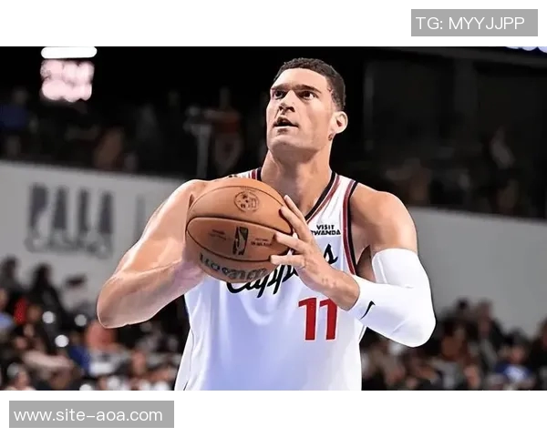 科林斯首发六场表现平平期待未能兑现命中率低迷引发关注