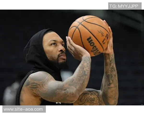 骑士双向球员汤姆林半场表现出色5投4中三分2中2贡献全队最高10分