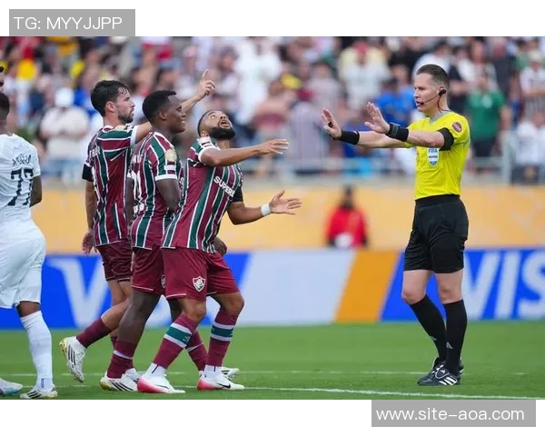 弗鲁米嫩塞大胜锁定巴甲前七名资格争夺明年解放者杯席位希望大增