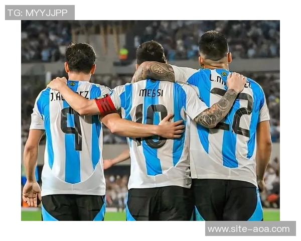 小西蒙尼称赞小蜘蛛为西甲最佳9号与梅西同场是无上的荣耀