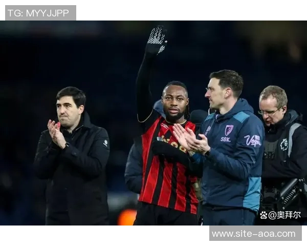 德媒曝多特有望租借鲍勃并设三千万欧买断条款但需等曼城引进塞梅尼奥